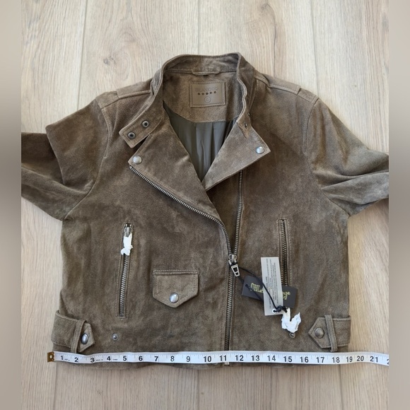 [BLANKNYC] Women’s Belted Moto Jacket. 🧥
*NEW WITH TAGS 🏷️ - Picture 5 of 11